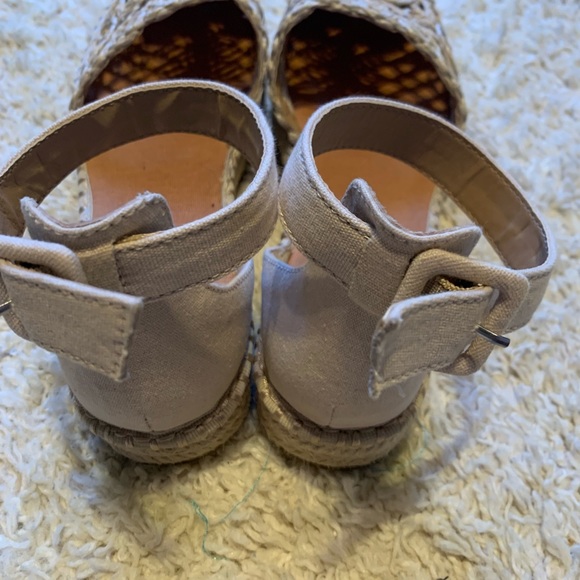 KAARI Blue Ladies Shoes, size 7 1/2 medium - Picture 3 of 8